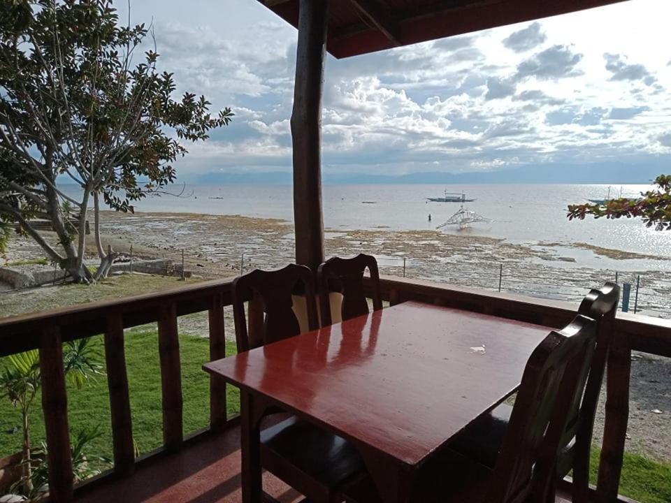 Bonita Oasis Beach Resort Moalboal Exterior photo