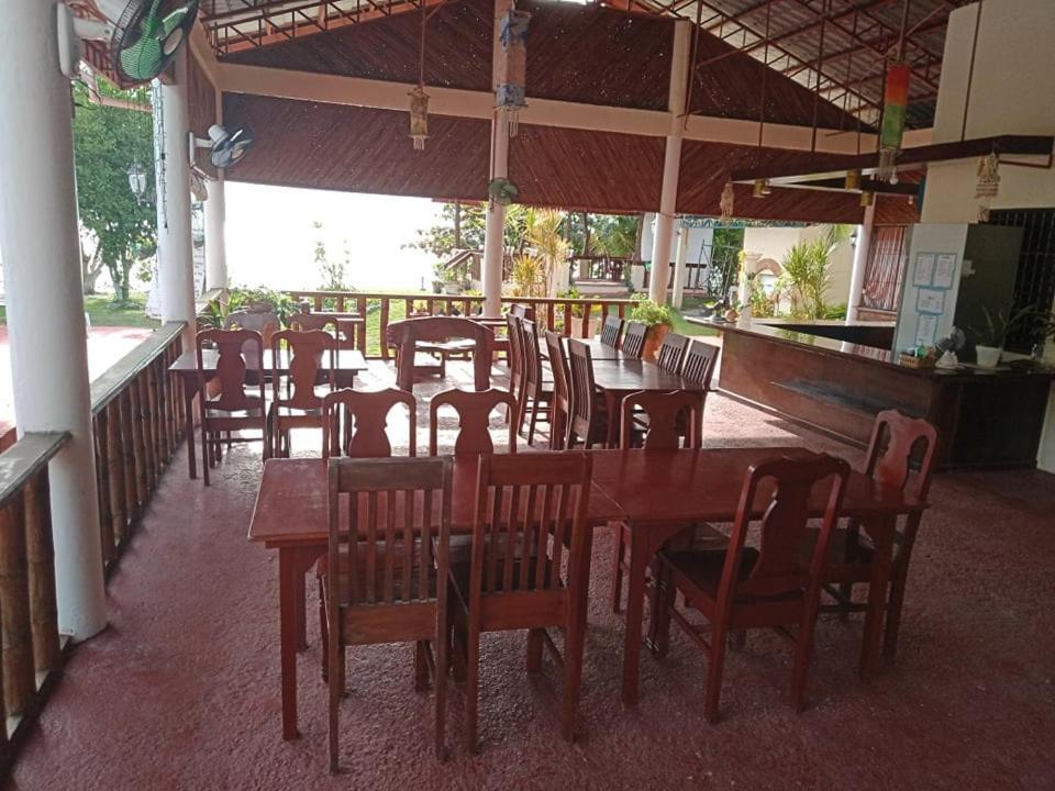 Bonita Oasis Beach Resort Moalboal Exterior photo