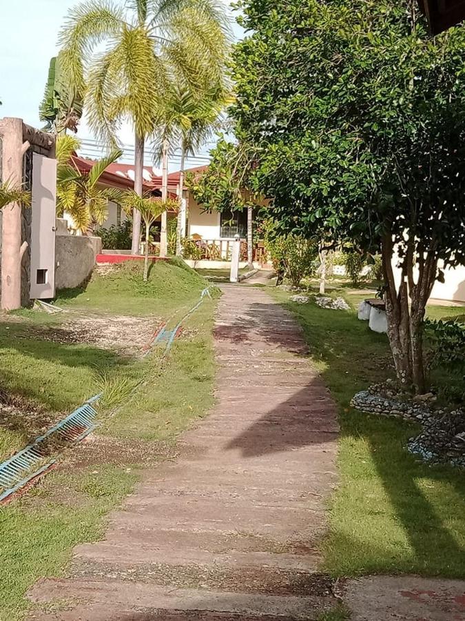 Bonita Oasis Beach Resort Moalboal Exterior photo