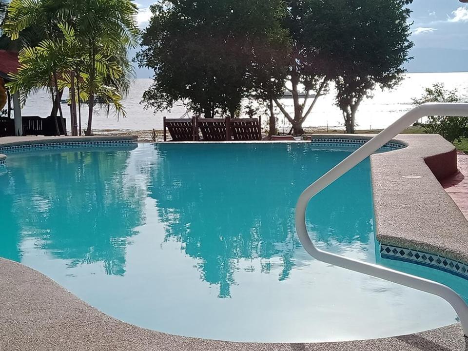 Bonita Oasis Beach Resort Moalboal Exterior photo