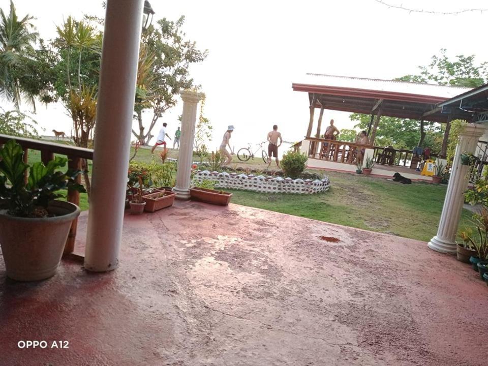 Bonita Oasis Beach Resort Moalboal Exterior photo