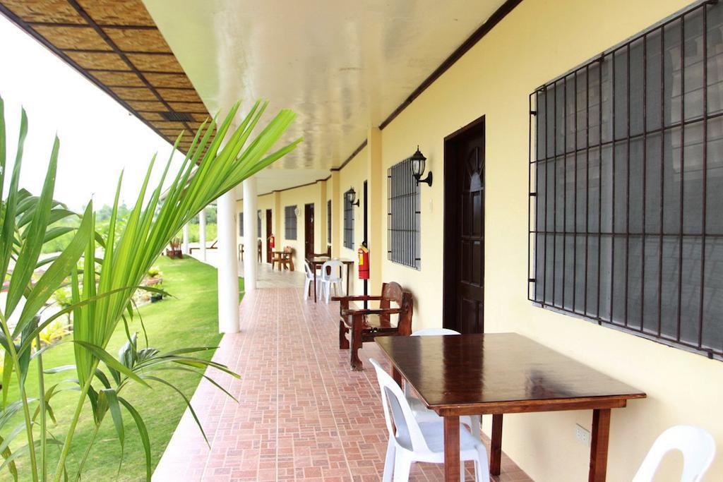 Bonita Oasis Beach Resort Moalboal Exterior photo
