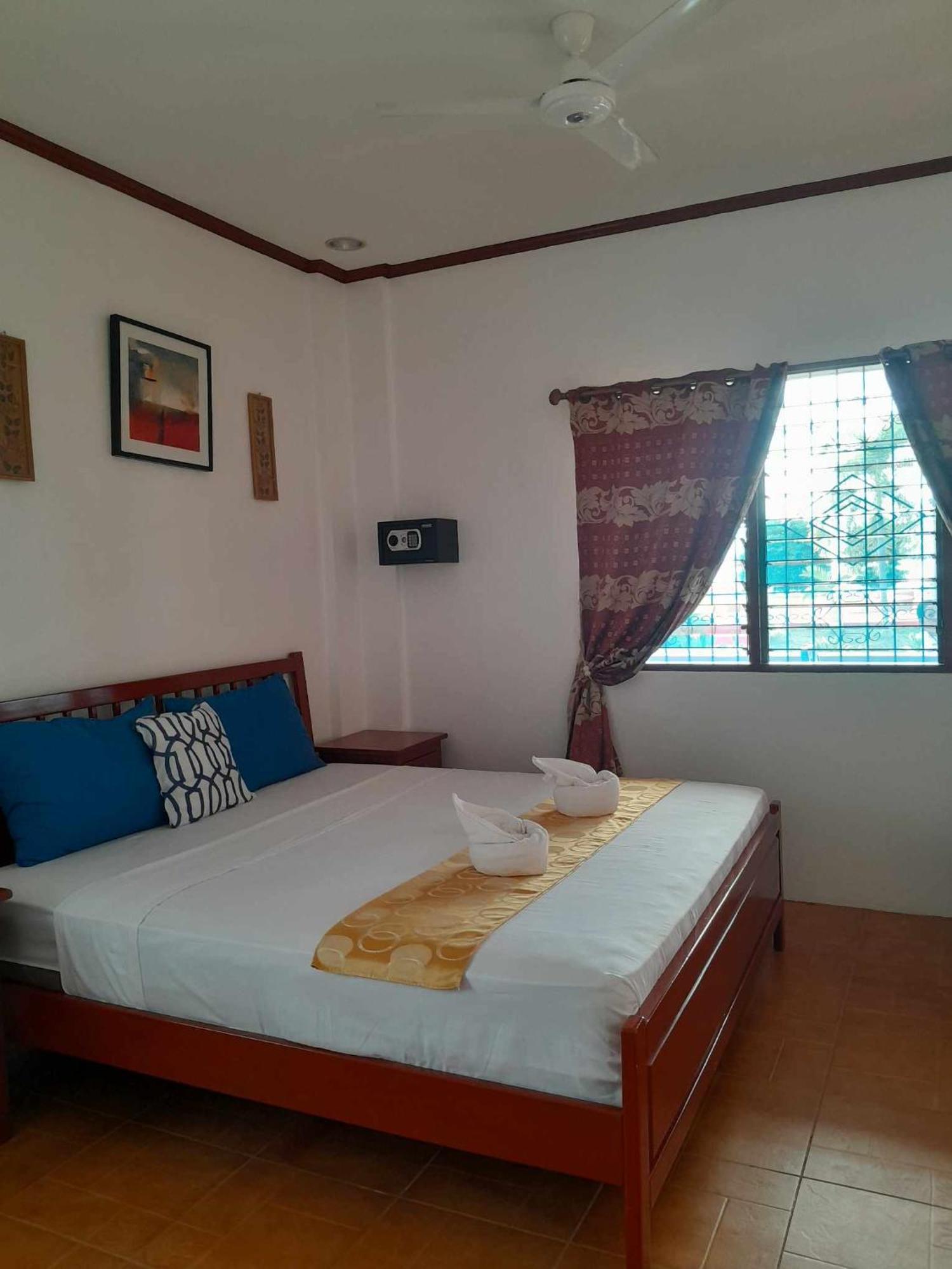 Bonita Oasis Beach Resort Moalboal Exterior photo