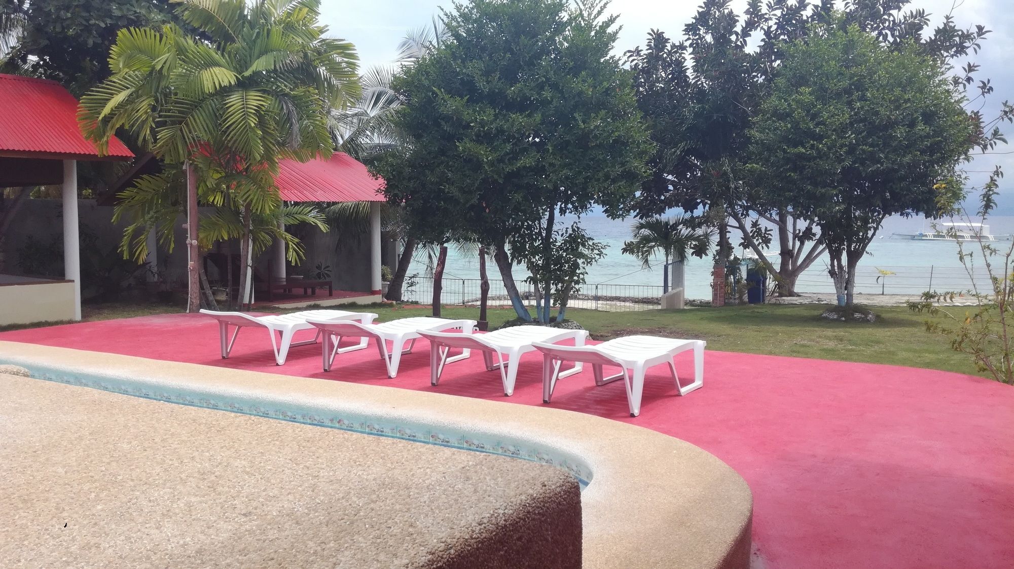 Bonita Oasis Beach Resort Moalboal Exterior photo